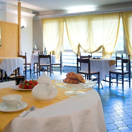 Hotel Dell' Olmo Ormea ภายนอก รูปภาพ